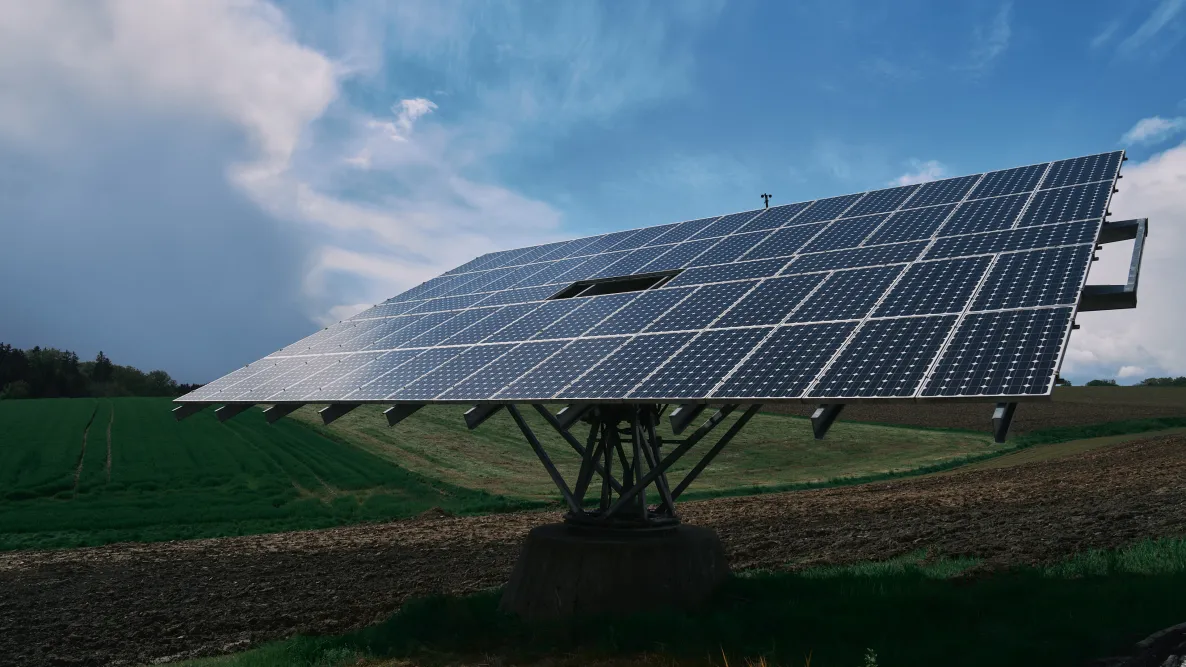 Photovoltaik-Anlage im Feld